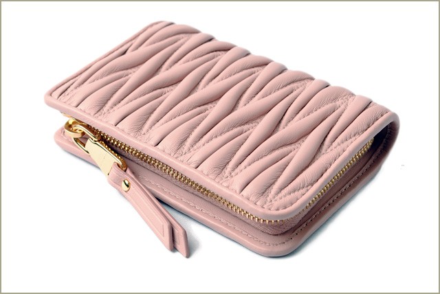 ミュウミュウ　miumiu