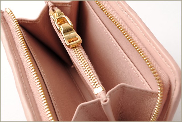 ミュウミュウ　miumiu