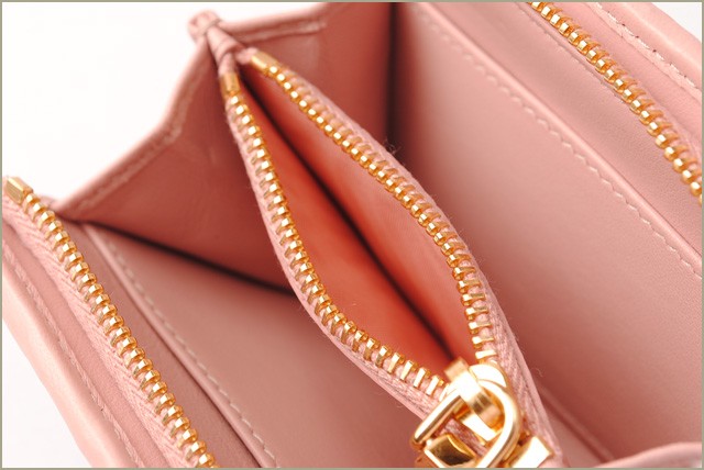 ミュウミュウ　miumiu