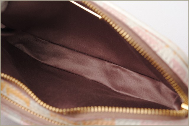 ミュウミュウ　miumiu