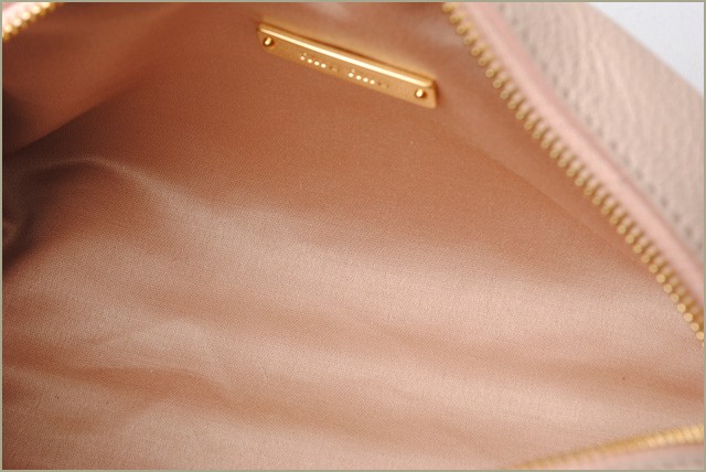 ミュウミュウ　miumiu