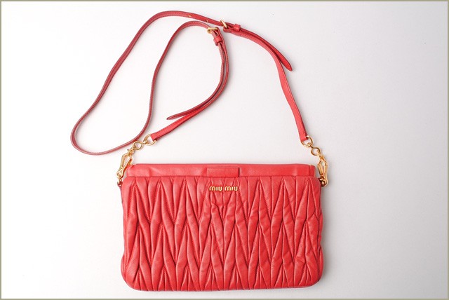 ミュウミュウ　miumiu