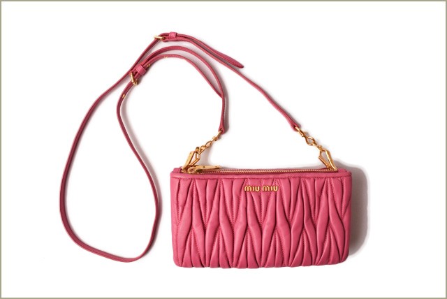 miu miu（ミュウミュウ） ショルダーバッグ/ポーチ miumiu MATELASSE