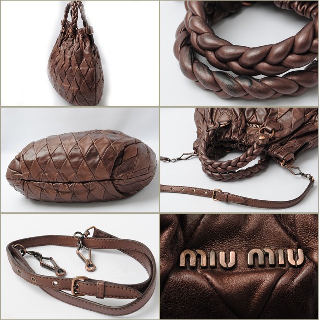 MIU MIU ブラウン レザー ハンドバッグ　 キラキラチャーム付　値段交渉可 miu miu ブラウンレザー ミニハンドバッグ - メルカリ