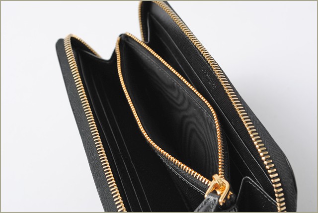 PRADA プラダ 2折長財布