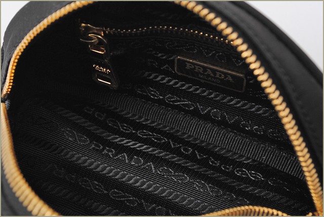 PRADA　プラダ　2折長財布