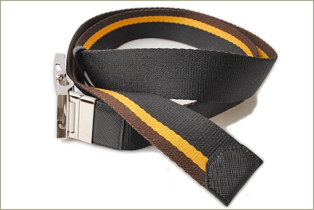 PRADA　プラダ　2折長財布