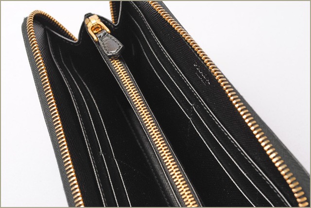 PRADA　プラダ　2折長財布