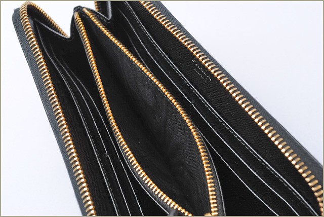 PRADA　プラダ　2折長財布