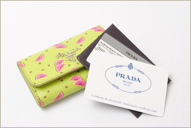 プラダ　PRADA
