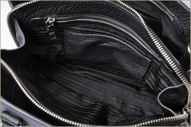 プラダ　PRADA