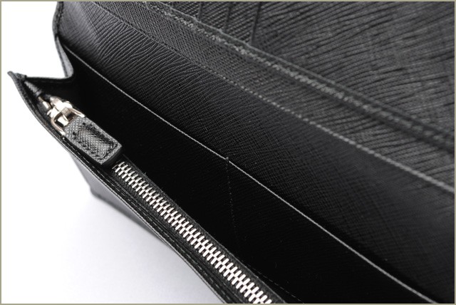 PRADA　プラダ　2折長財布