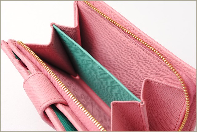 PRADA　プラダ　2折長財布