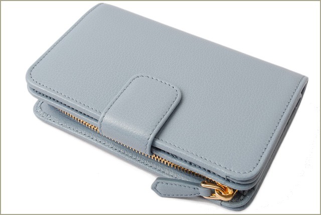 PRADA　プラダ　2折長財布