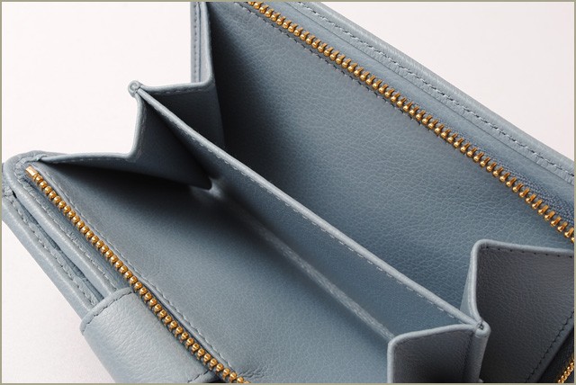 PRADA　プラダ　2折長財布