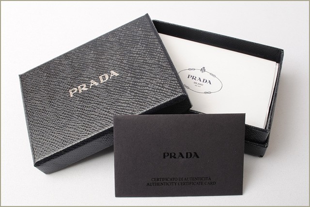 プラダ　PRADA