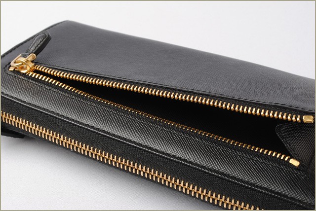 PRADA　プラダ　2折長財布