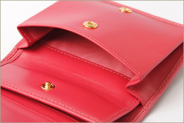 プラダ　PRADA