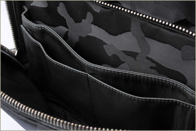 ヴァレンティノ　ショルダーバッグ