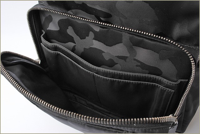 ヴァレンティノ　ショルダーバッグ