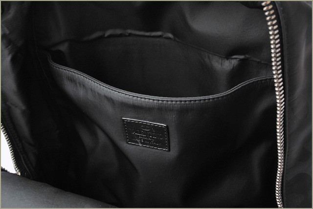 ヴァレンティノ　ショルダーバッグ