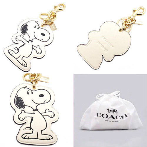 新品　Coach コーチ　キーチェーン　スヌーピー　コラボ　ショップ袋付き COACH コーチ スヌーピー バッグチャーム キーリング 新作 新品