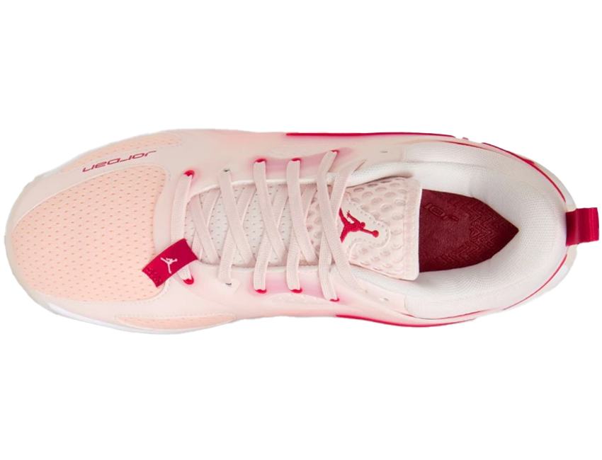 シューズ(女性用) Nike Jordan ☆ナイキ☆ WMNS AIR JORDAN 1 Mid Strawberries And Cream