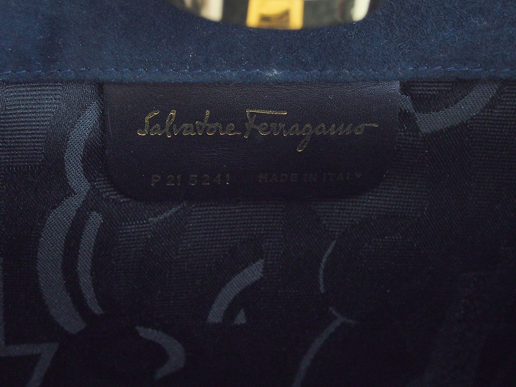 フェラガモ スエード ガンチーニ チェーンショルダーバッグ ネイビー レディース ポシェット Salvatore Ferragamo 中古｜brandshop-uprise｜12