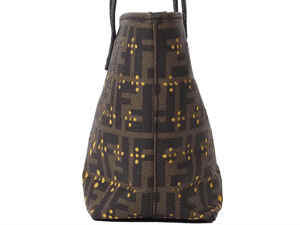 【美品】FENDIトートバッグ FENDI（フェンディ） バッグ ズッカ フラワー パンチング トートバッグ