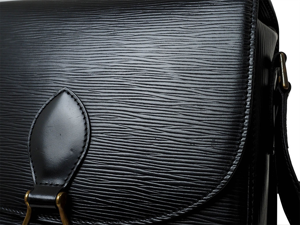 LOUIS VUITTON ルイ ヴィトン エピ サンクルー ショルダーバッグ ポシェット 斜め掛け レザー ノワール 黒 ブラック ゴールド金具 M52192 楽天市場】LOUIS VUITTON ルイ ヴィトン エピ サンクルー ショルダー