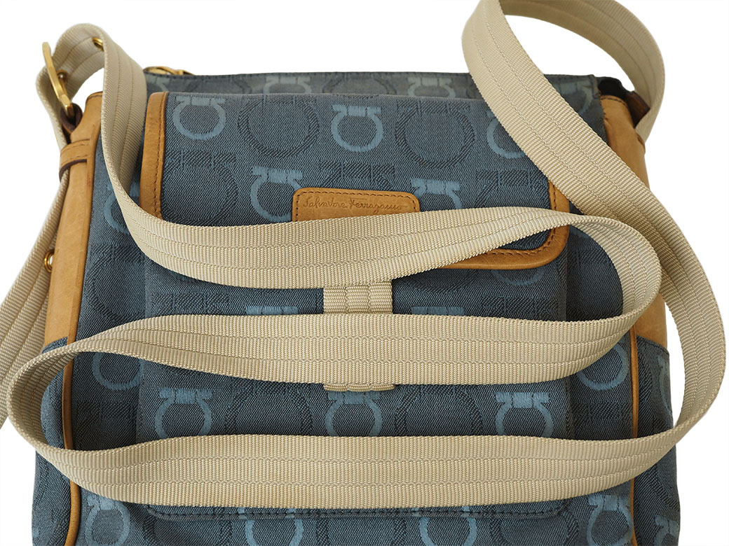 FERRAGAMO（フェラガモ） サルヴァトーレ ガンチーニ キャンバス