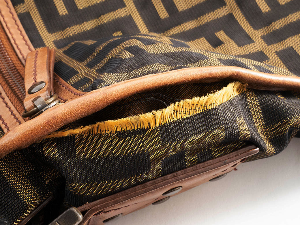 FENDI（フェンディ） バッグ ズッカ ショルダー バッグ ブラウン