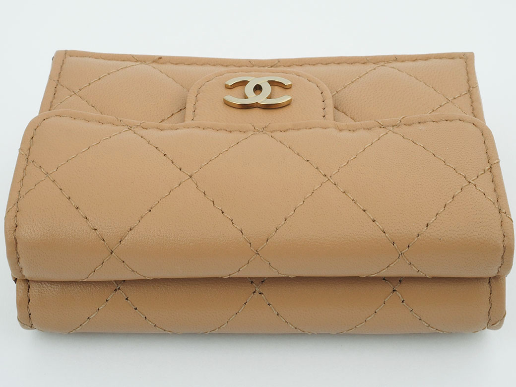 CHANEL（シャネル） 財布 三つ折り マトラッセ スモール フラップ