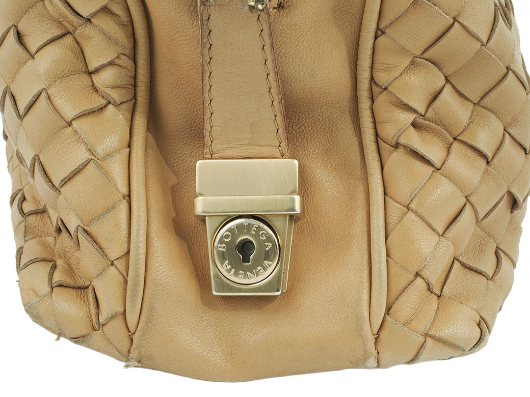 BOTTEGA VENETA（ボッテガ・ヴェネタ） イントレチャート ハンドバッグ