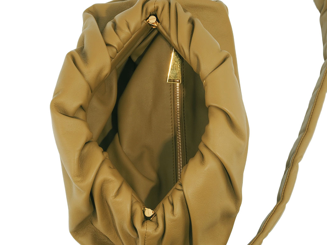 BOTTEGA VENETA（ボッテガ・ヴェネタ） ザボディバッグ ショルダー