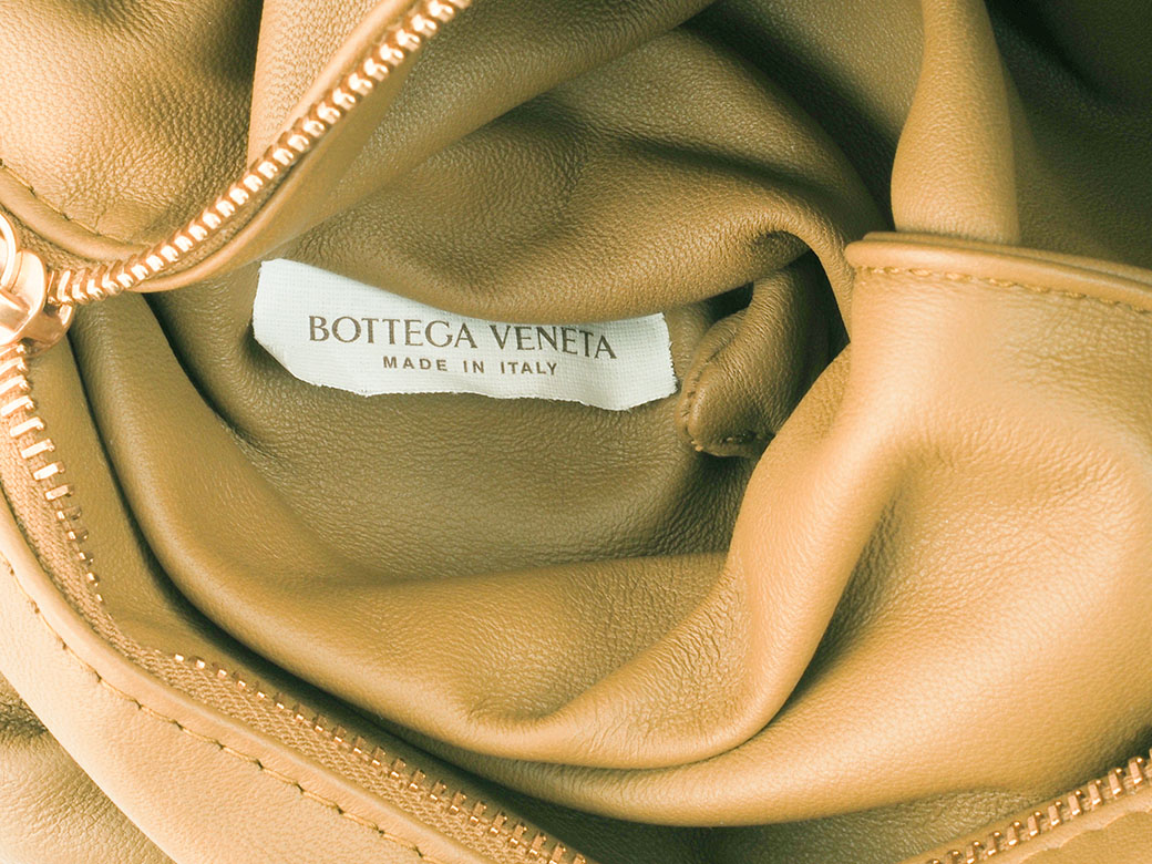 BOTTEGA VENETA ベージュ ボディバッグ　ウェビング　ボッテガ BOTTEGA VENETA（ボッテガ・ヴェネタ） ザボディバッグ ショルダー