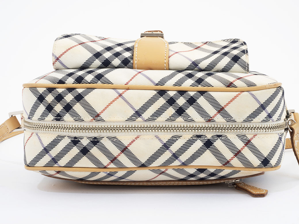 極美品バーバリー ブルーレーベル ミニハンドバッグ ポーチ ベージュ系 日本製 中古・古着通販】BURBERRY BLUE LABEL (バーバリーブルー