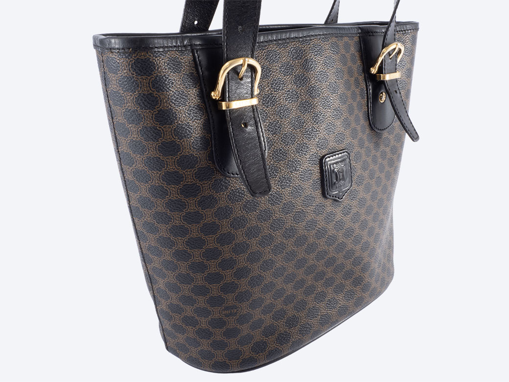 美品 CELINE セリーヌ ブラック マカダム トリオンフ PVC レザー トート ハンド バッグ ブラック k2046 CELINE - 美品 CELINE セリーヌ ブラック マカダム トリオンフ PVC