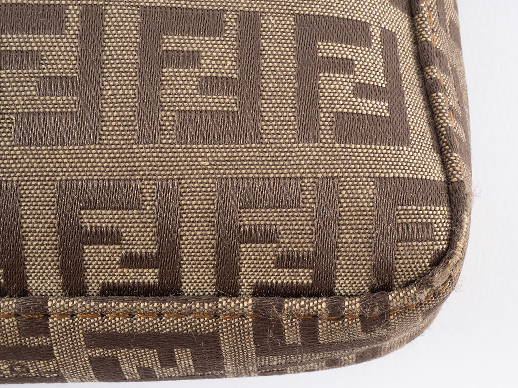 【美品】フェンディ ズッカ キャンバス×レザー 茶 ショルダーバッグ 肩掛け 楽天市場】FENDI フェンディ ズッカ柄 ショルダーバッグ キャンバス