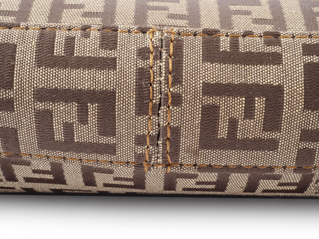 【美品】フェンディ ズッカ キャンバス×レザー 茶 ショルダーバッグ 肩掛け 楽天市場】FENDI フェンディ ズッカ柄 ショルダーバッグ キャンバス