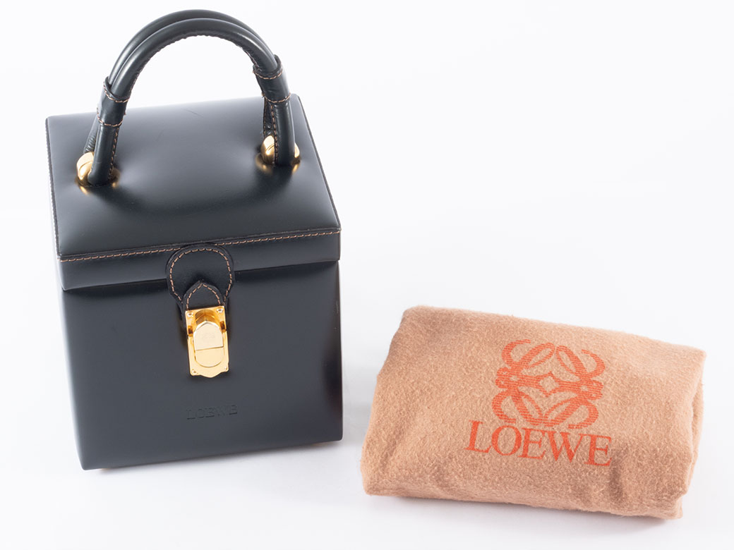 LOEWE（ロエベ） ヴィンテージ バニティバッグ レザー グリーン