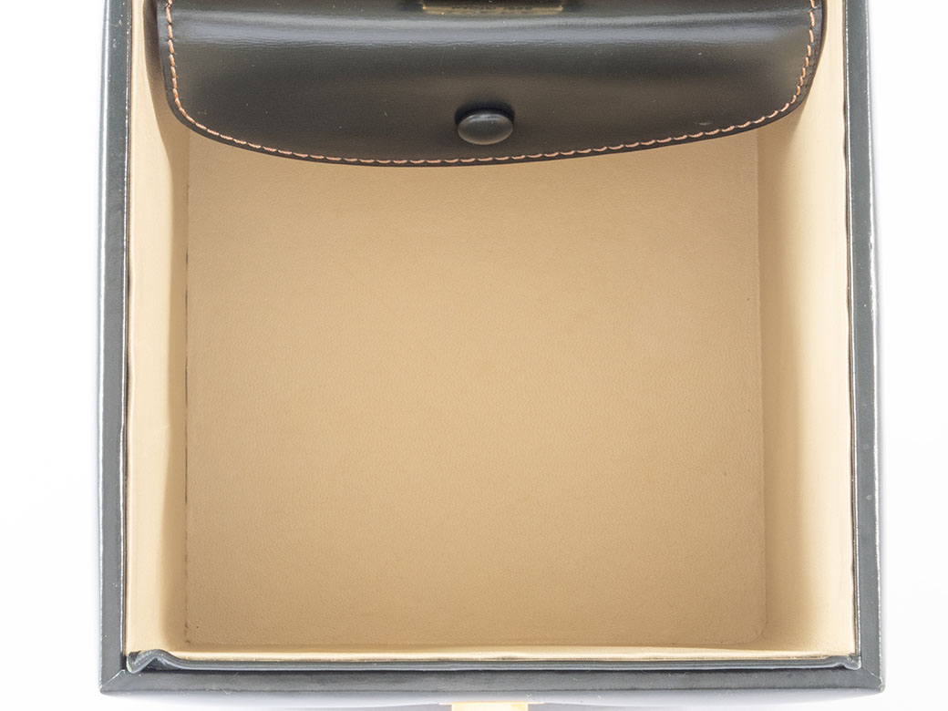 LOEWE（ロエベ） ヴィンテージ バニティバッグ レザー グリーン