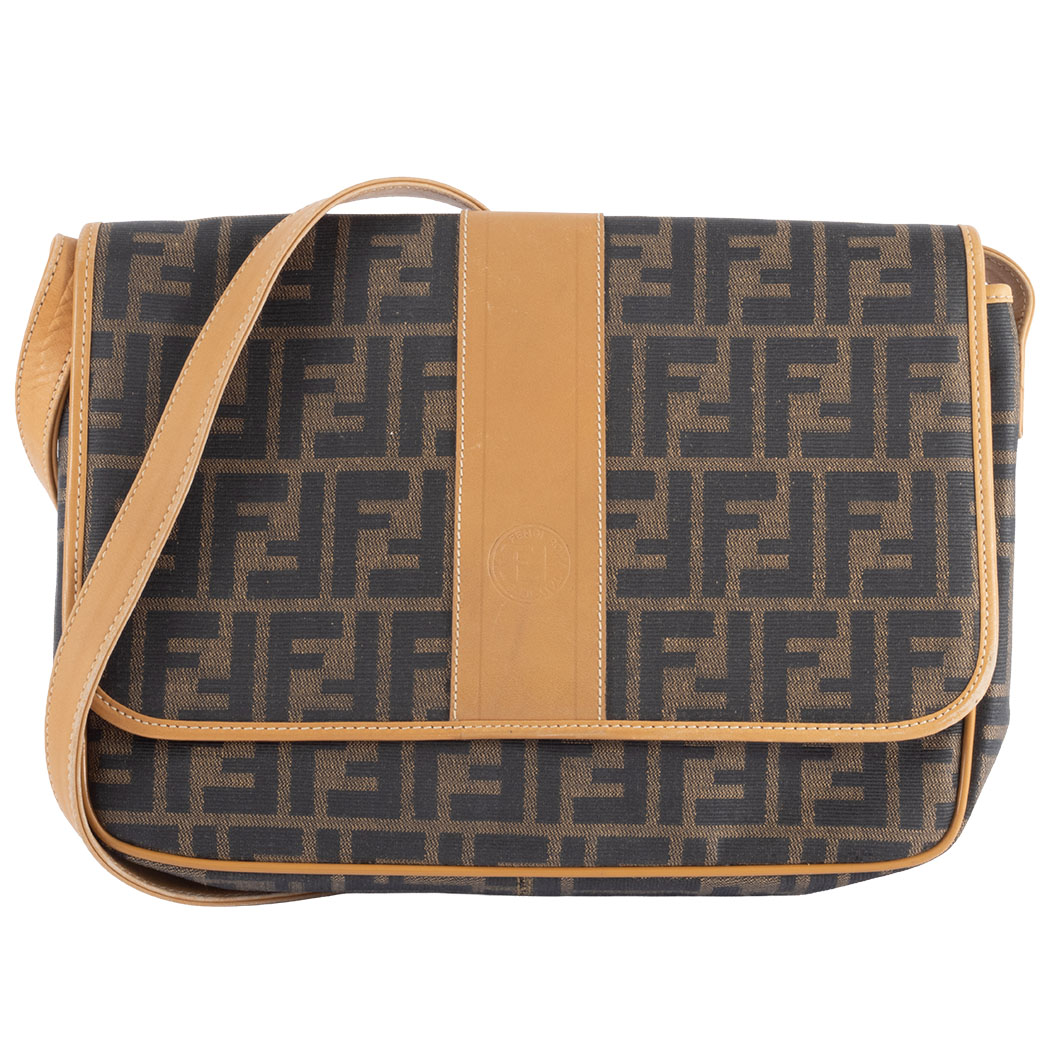 FENDI（フェンディ） バッグ ズッカ フラップ ショルダーバッグ