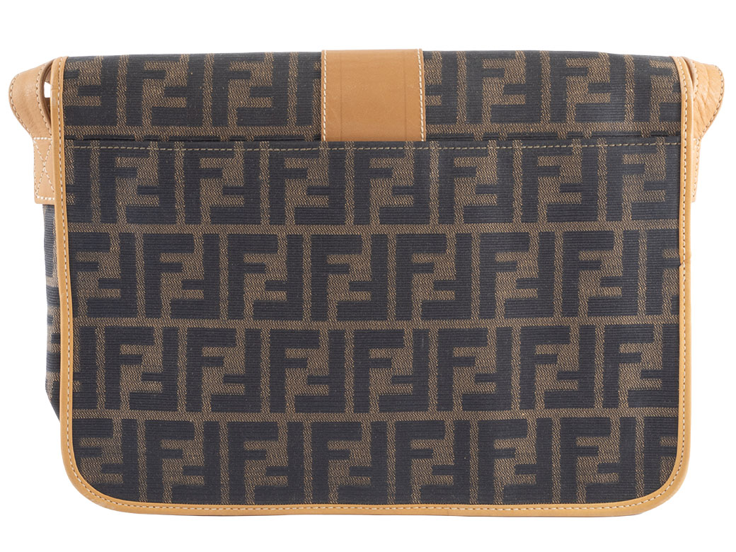 FENDI（フェンディ） バッグ ズッカ フラップ ショルダーバッグ