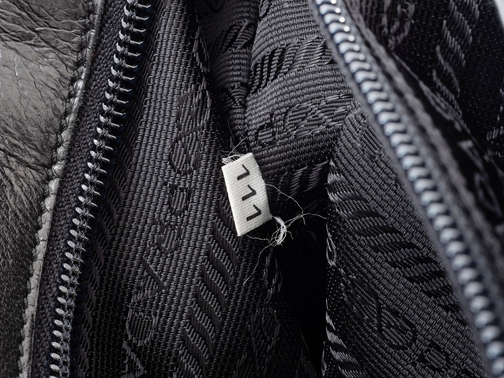 PRADA（プラダ） バッグ 中古 プラスチック チェーン ショルダーバッグ