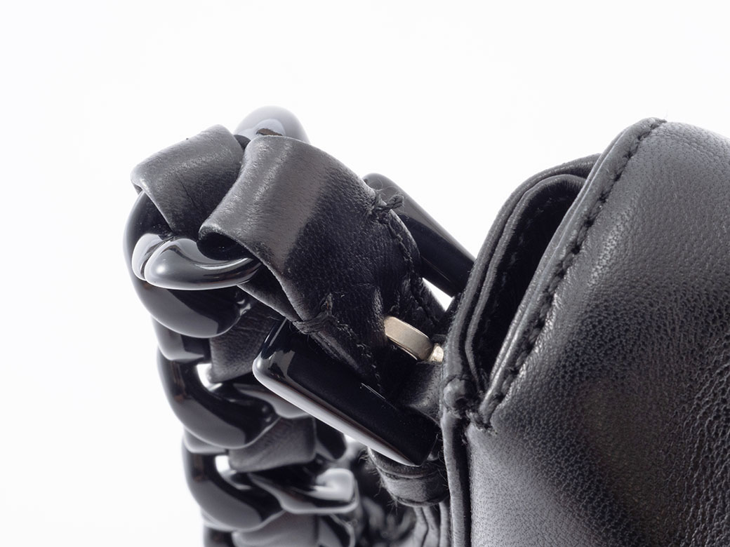 PRADA（プラダ） プラスチックチェーン ショルダーバッグ レザー