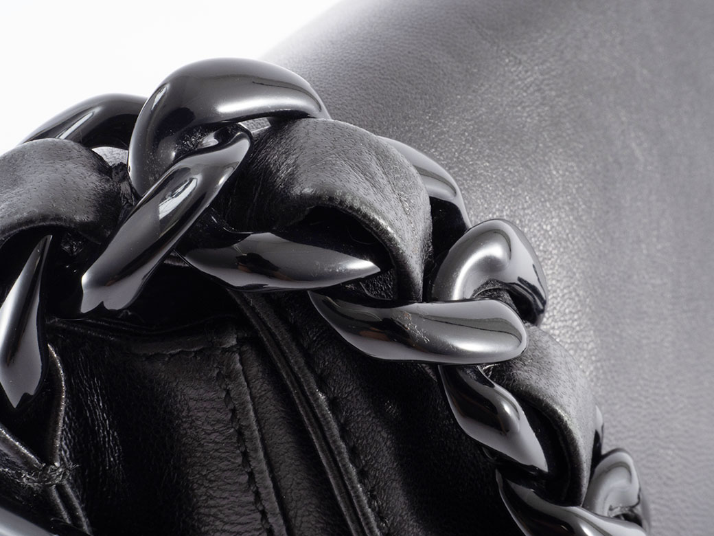 PRADA（プラダ） プラスチックチェーン ショルダーバッグ レザー