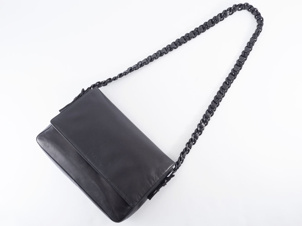 PRADA プラダ レザー ショルダーバッグ ブラック プラスチック チェーン プラダ プラスチックチェーン ショルダーバッグ レザー ブラック