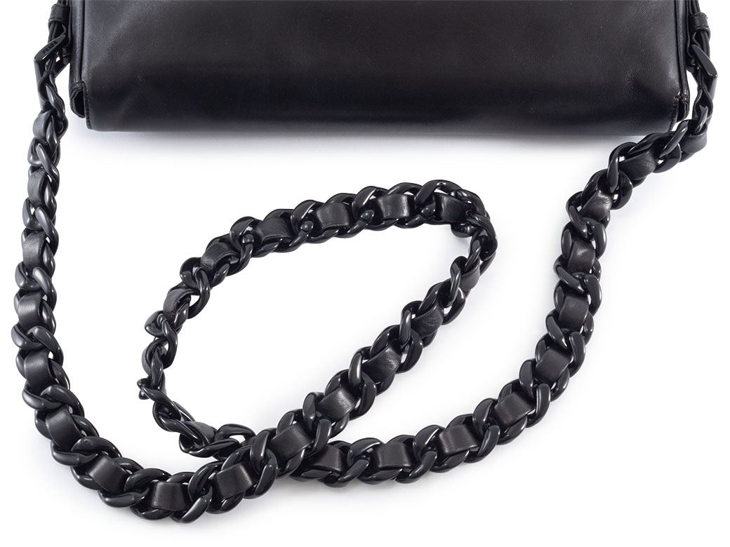 PRADA（プラダ） プラスチックチェーン ショルダーバッグ レザー