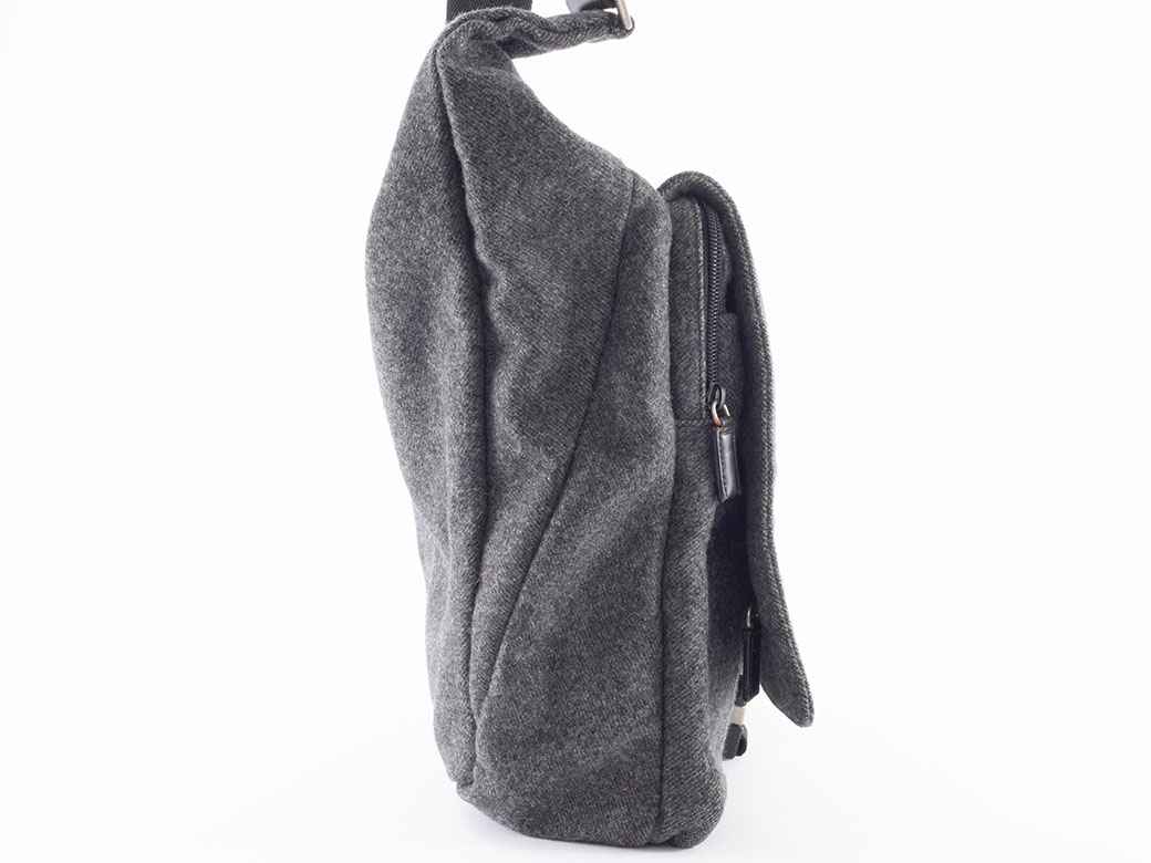 PRADA（プラダ） ウール メッセンジャー ショルダーバッグ V314 グレー
